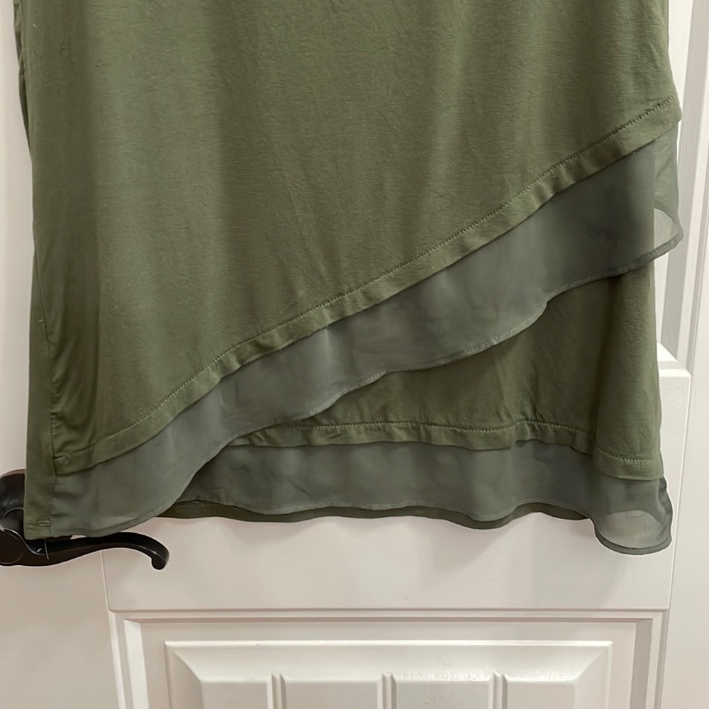 The Limited army green shirt. S - Picture 2 of 4